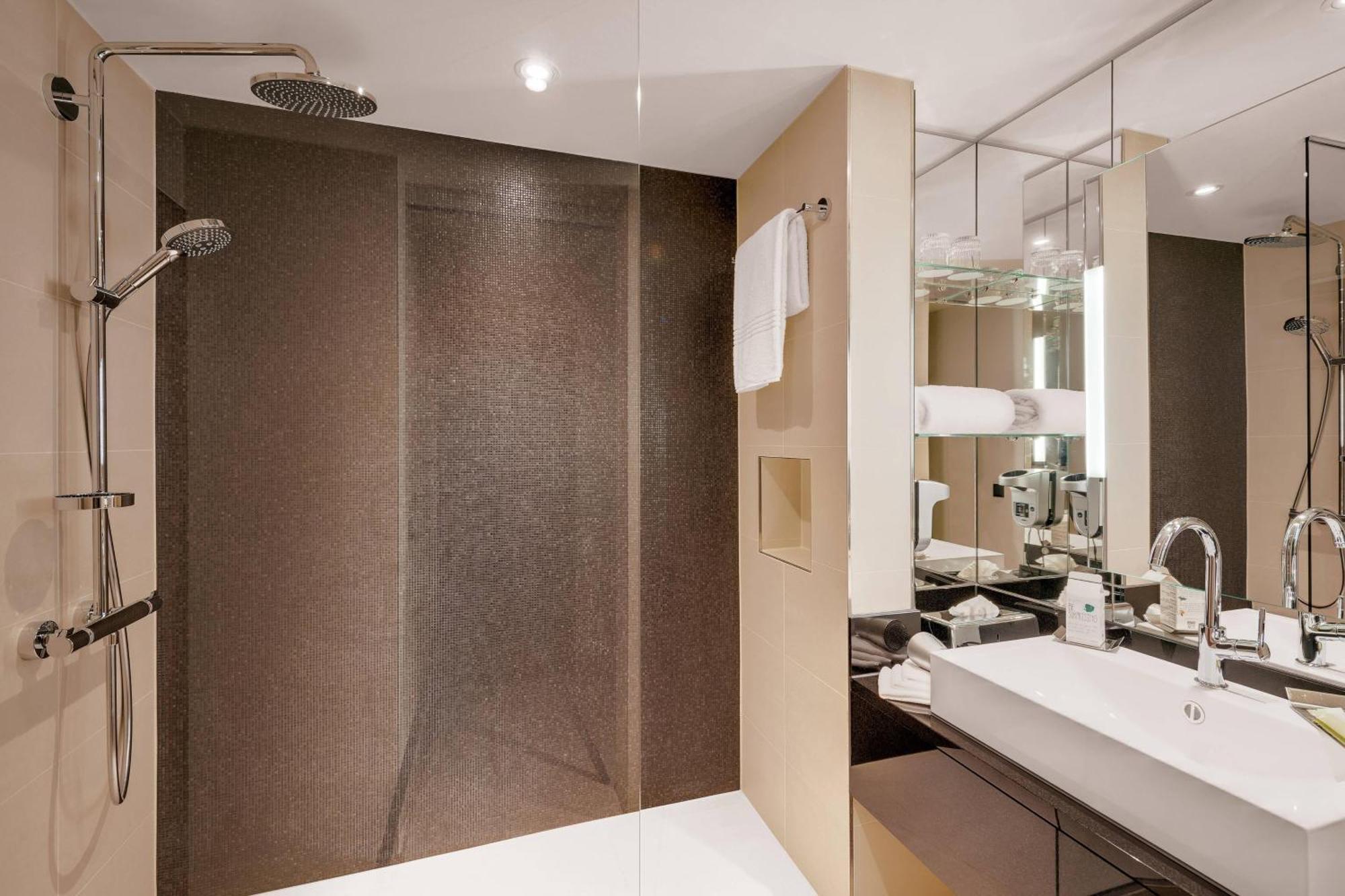 Courtyard By Marriott Zurich North Hotel Eksteriør billede